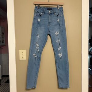 Aeropostale Women Light Wash Blue High Rise Curvy Jegging Destroyed Denim Size 6